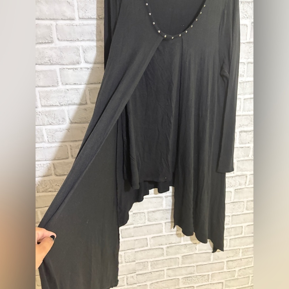 Love & legend  Long sleeve top with Studded Neckline, built in drape cardigan 1x - Picture 4 of 10